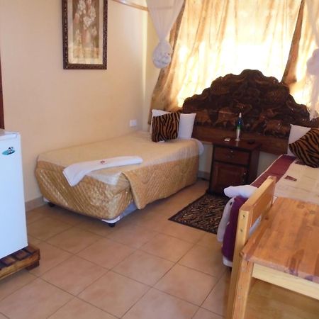 White Rose Lodge Livingstone Bagian luar foto