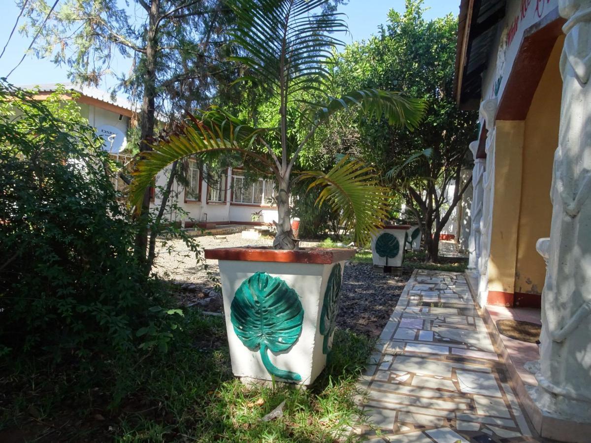 White Rose Lodge Livingstone Bagian luar foto