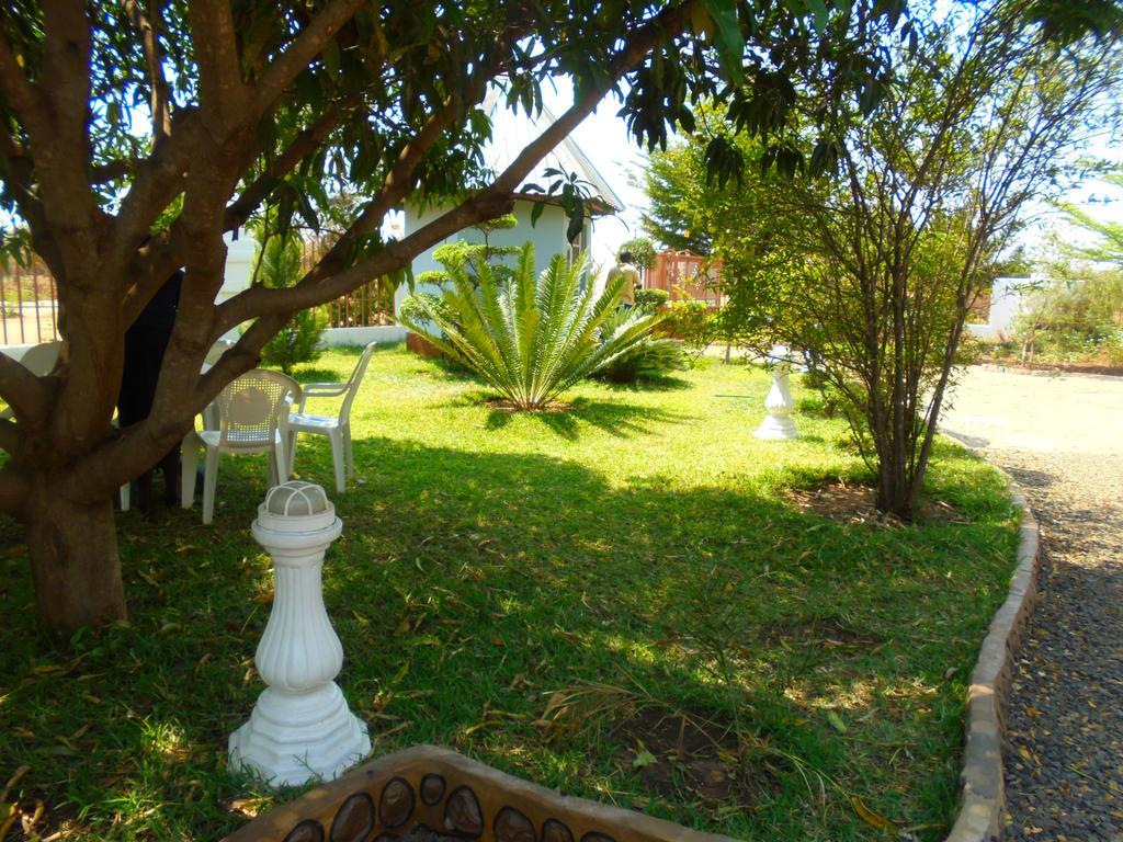 White Rose Lodge Livingstone Bagian luar foto