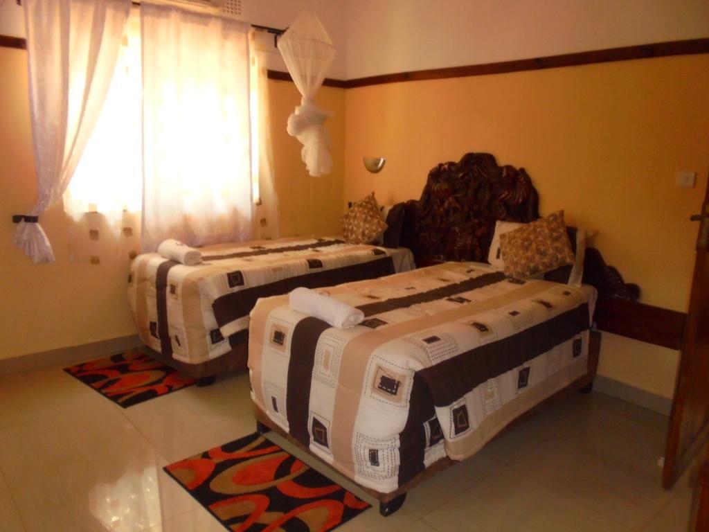 White Rose Lodge Livingstone Bagian luar foto
