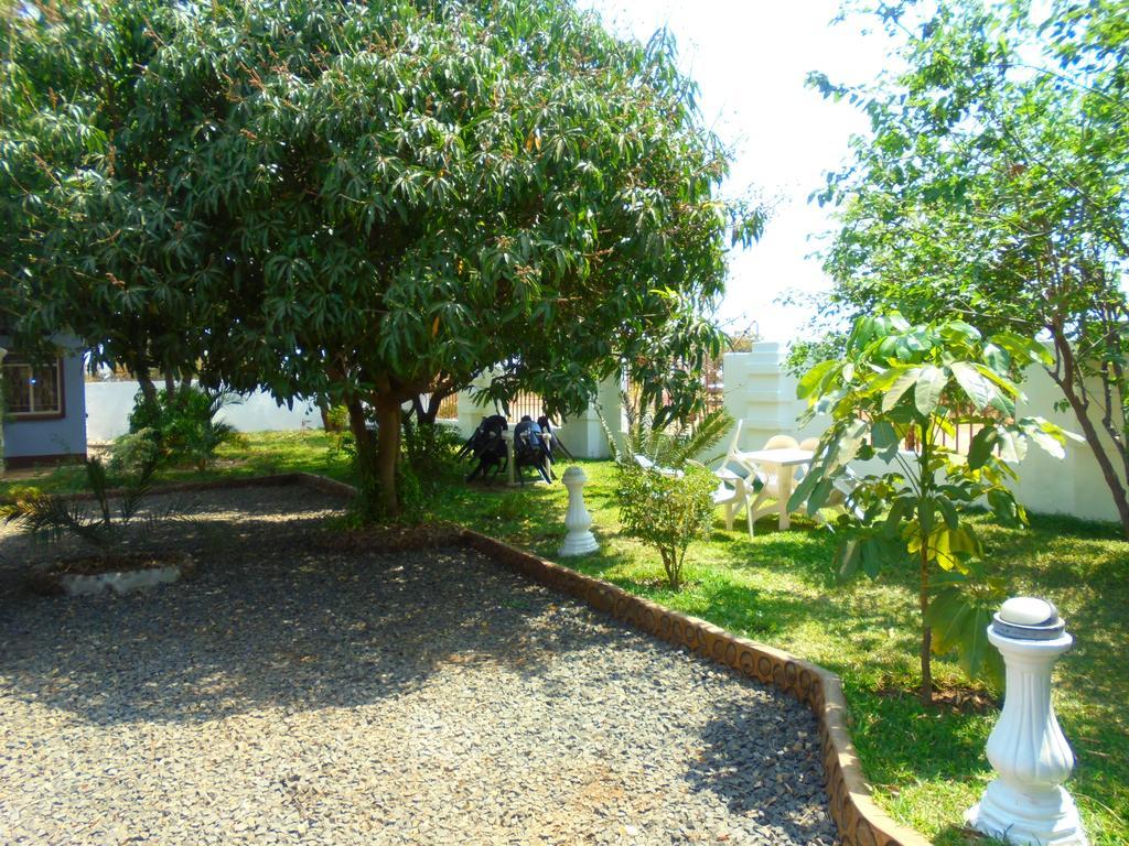 White Rose Lodge Livingstone Bagian luar foto