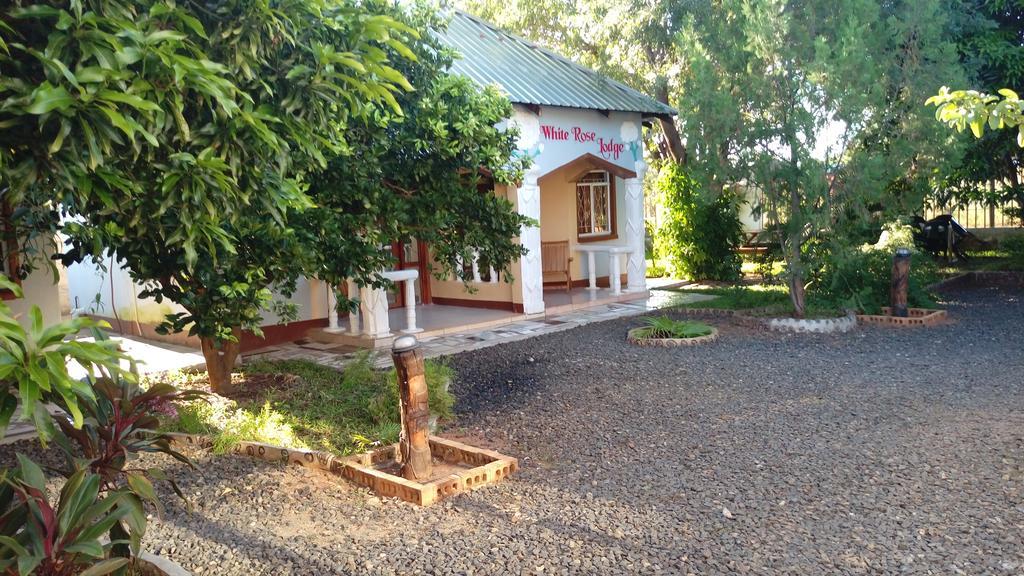 White Rose Lodge Livingstone Bagian luar foto